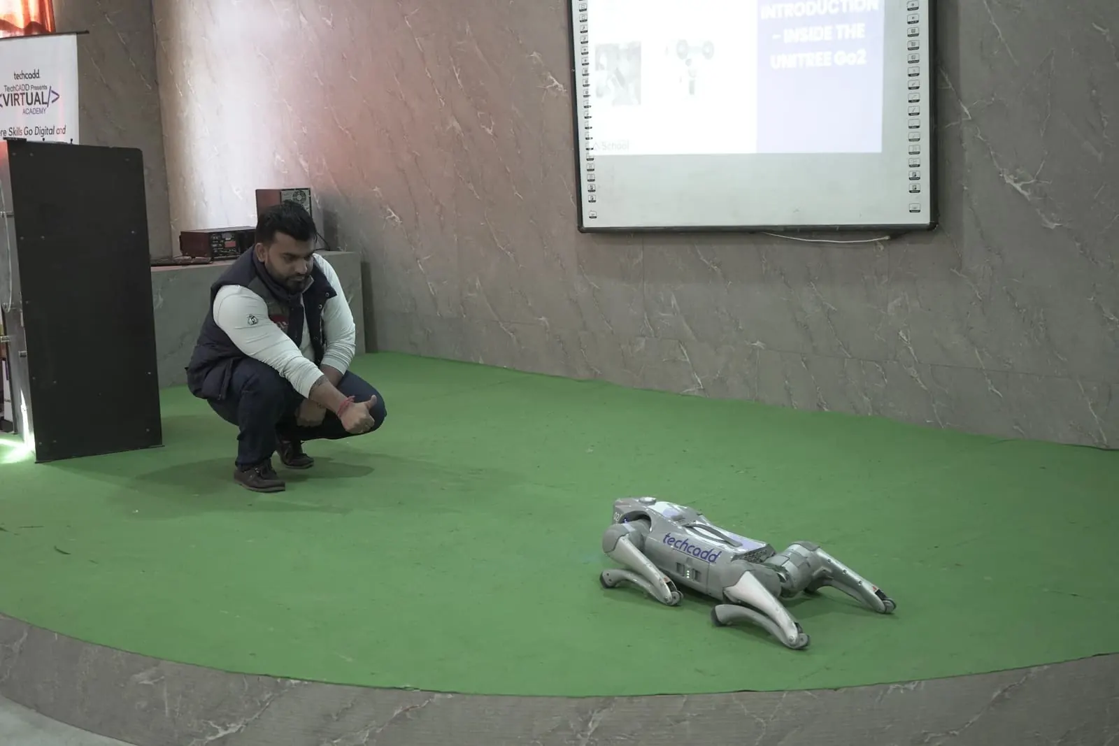 AI & Robotics Seminar at HIET